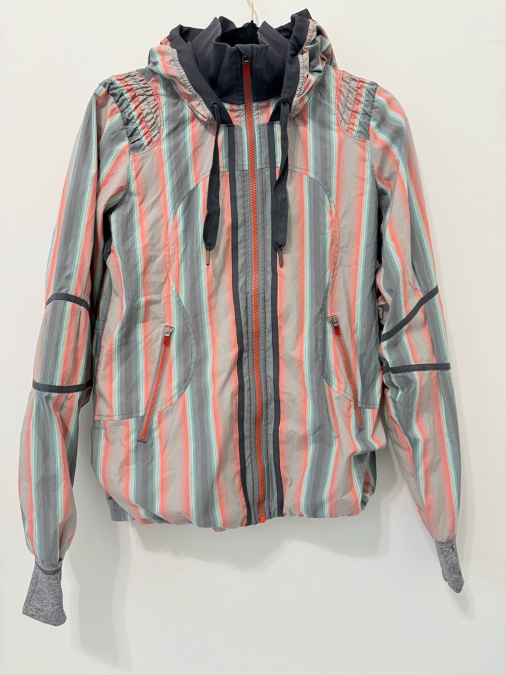 Lululemon Run Reflection Jacket Sz 6 Alarming Ombre Stripe EUC